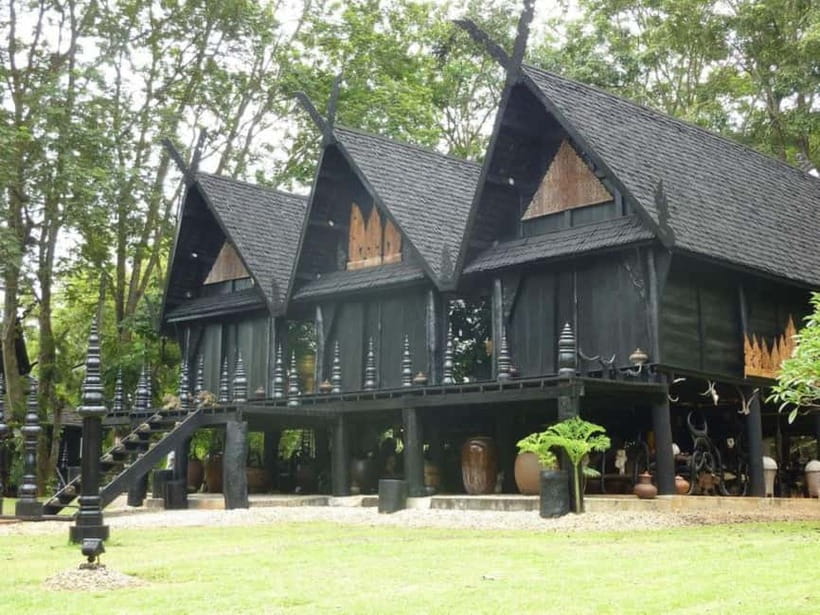 Chiang Mai to Chiang Rai: 3 Temples & Hot Springs & Pickup - The long road from Chiang Mai to Chiang Rai