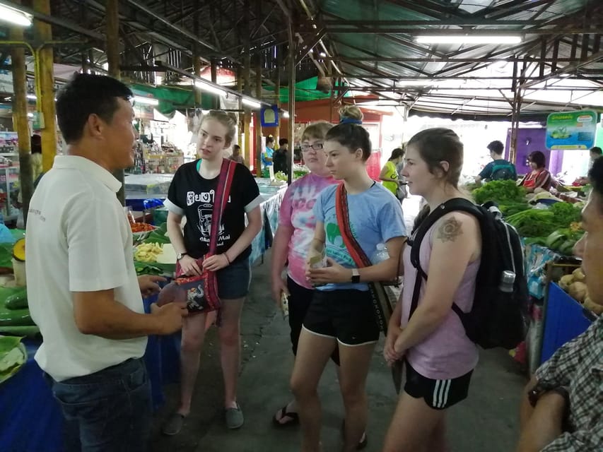 Chiang Mai: Traditional Thai Cooking Class with Market Tour - Getting there and timing your day