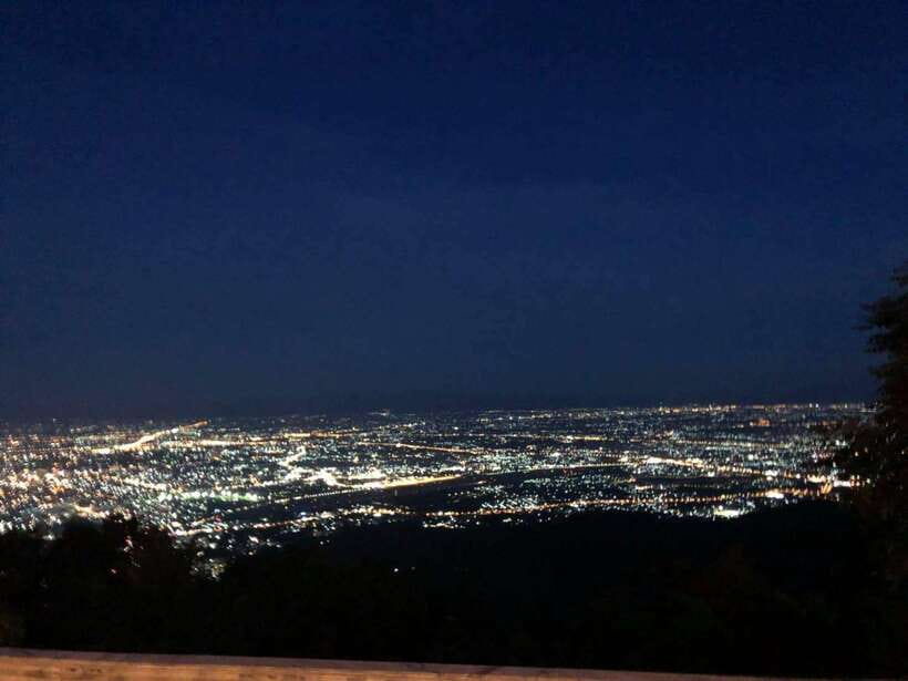 Chiang Mai:Wat Phra That Doi Suthep & Wat Umong Evening Tour - The golden stupa and Chiang Mai views