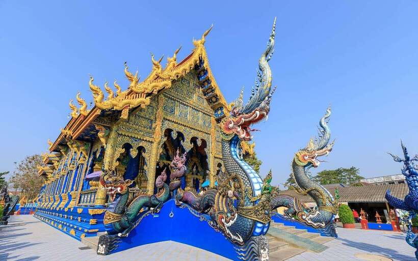Chiang Mai: White, Blue & Big Buddha Temples in Chiang Rai - The hot spring break and the first stretch north