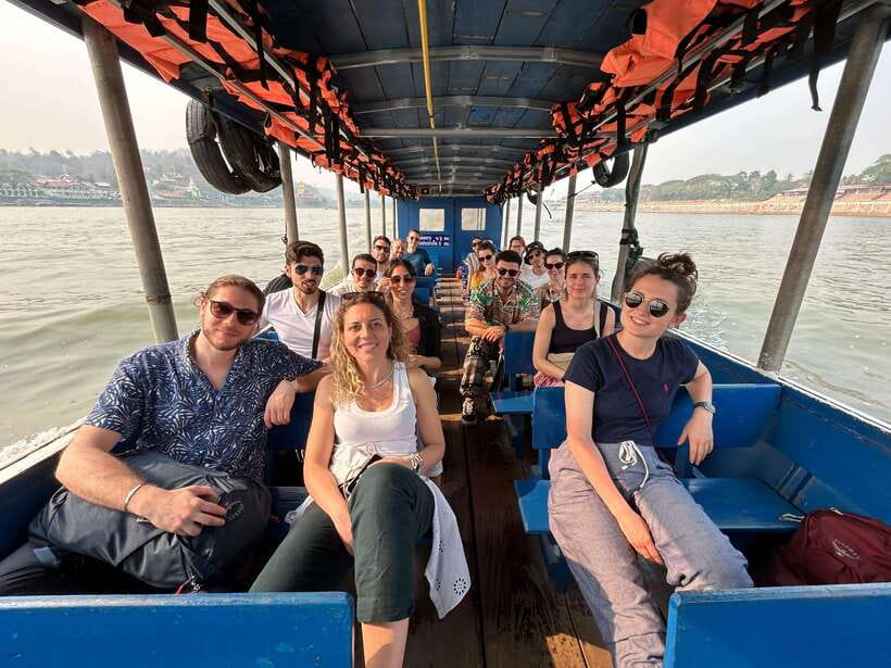 Chiang Rai: 7 Most Famous Highlights With Mekong Boat Trip - Wat Rong Suea Ten brings a completely different color