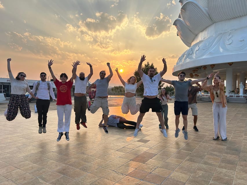 Chiang Rai: 7 Most Famous Highlights With Mekong Boat Trip - A Thai buffet gives the long day a needed pause