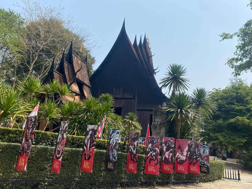 Chiang Rai: City Highlights One-Day Tour with Thai Lunch - Black House and Chiang Rai’s darker art