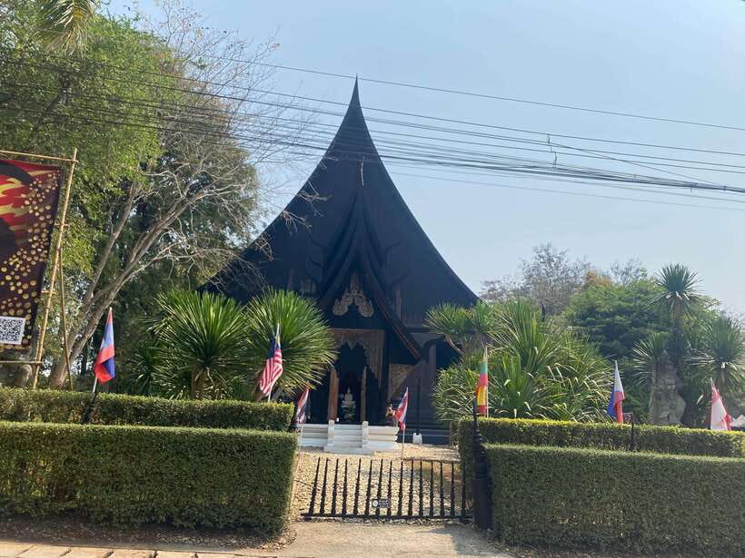 Chiang Rai: City Highlights One-Day Tour with Thai Lunch - The Long Neck Karen Village question