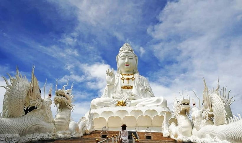 Chiang Rai: Excursion White, Blue,Red Temples & Lalitta Café - The long morning from Chiang Mai