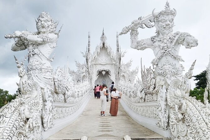 Chiang Rai Famed Temples and Golden Triangle Tour from Chiang Mai - A small group helps, but it cannot shorten the road