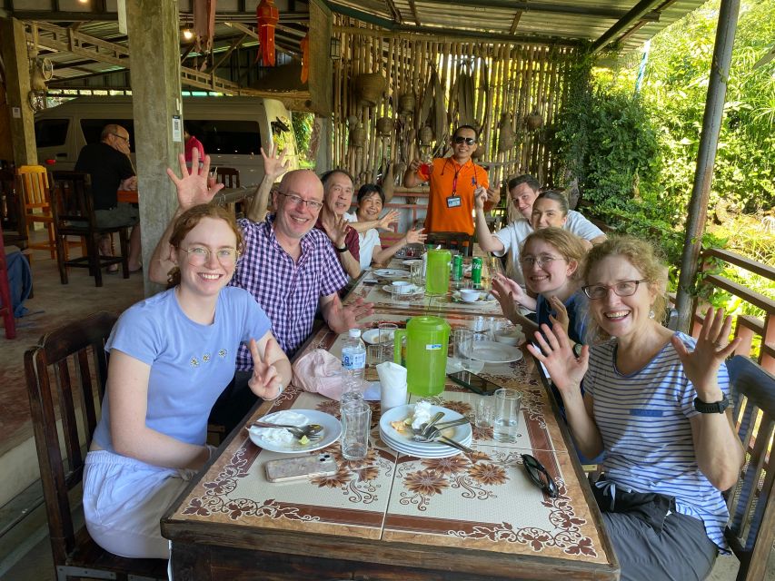 Chiang Rai Guide: Popular 7places 3Colors ,Golden Triangle - Transport, lunch, and the long return to town