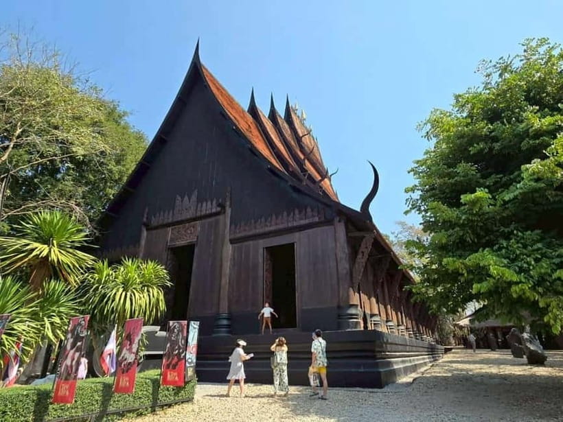 Chiang Rai: Private Tour with Driver and Custom Itinerary - Meeting the Karen Long Neck community