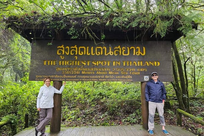 Chiang Rai Temples Day Trip from Chiang Mai - Lunch in Chiang Rai