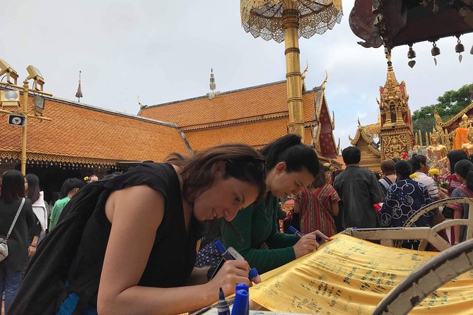 Chiang Rai Temples ( White,Blue )And Doi Suthep Private Day Tour - Lunch at a local restaurant