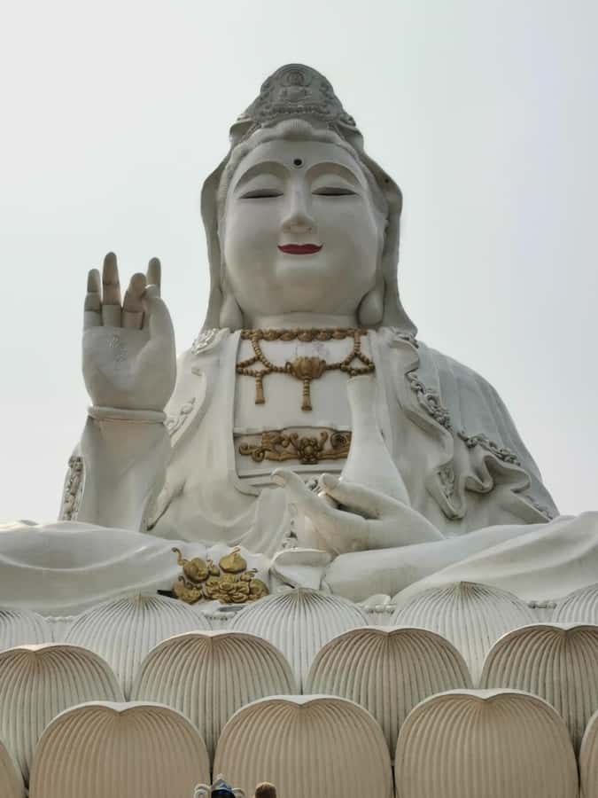 Chiang Rai White, Blue, Red 3 Temples Tour - Who should book this tour?