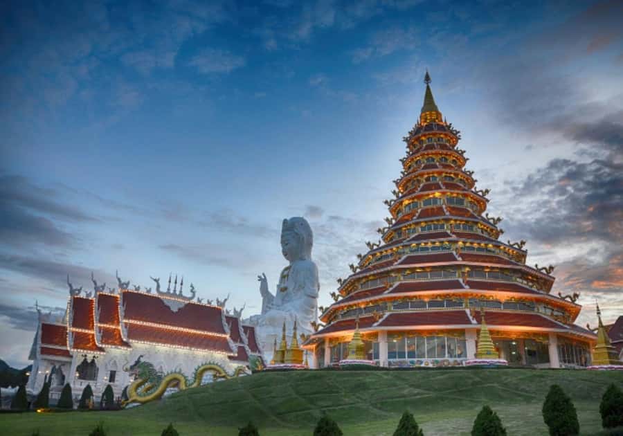 Chiang Rai White, Blue, Red 3 Temples Tour - The early pickup from Chiang Mai