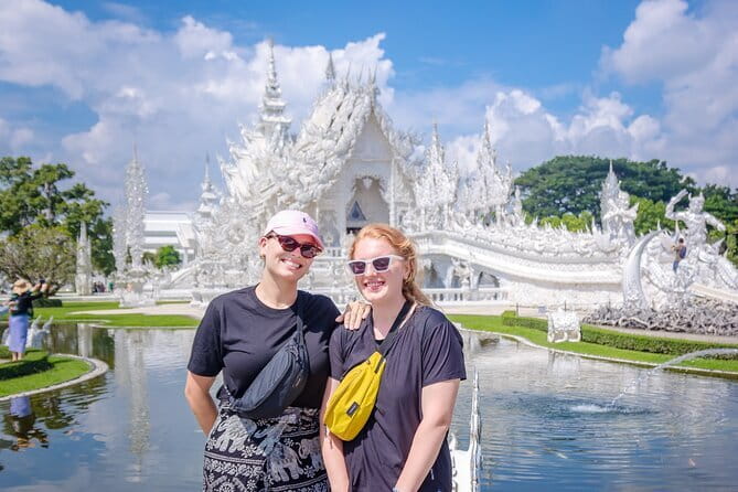 Chiang Rai White Blue Red Temples with Hot Spring from Chaing Mai - The early start and the ride north