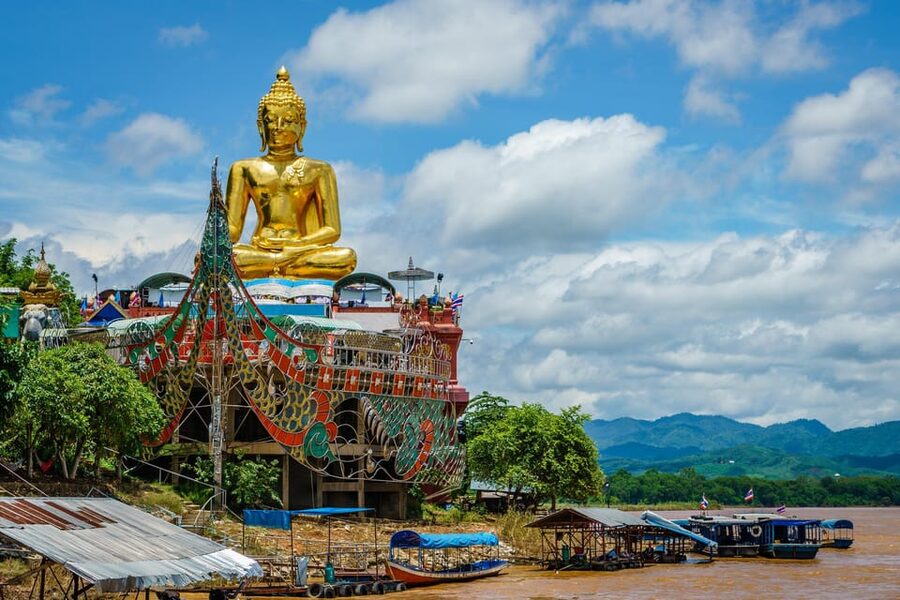 Chiang Rai White Temple and Blue Temple Day Tour - Timing, clothing, and who should book