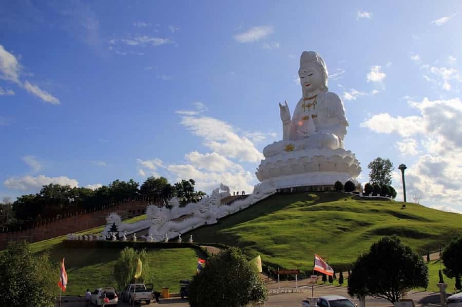Chiang Rai White Temple and Blue Temple Day Tour - What $27 includes, and where the value sits