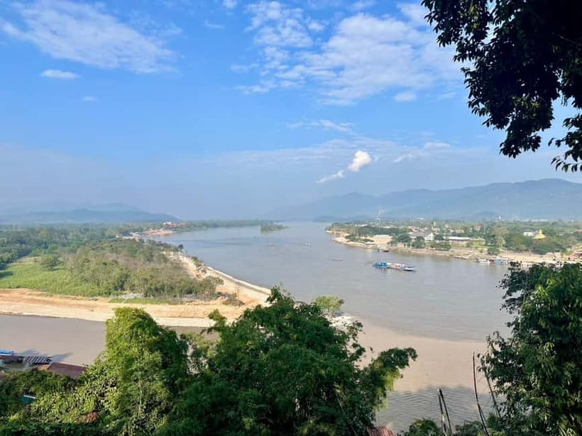 Chiangrai Full day: Popular 7 Locations with Thai buffet - Long Neck Karen Village: an important ethical pause