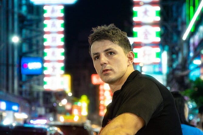 Chinatown (Yaowarat Road) Neon Photoshoot - Meeting Varin at 8:30 p.m.