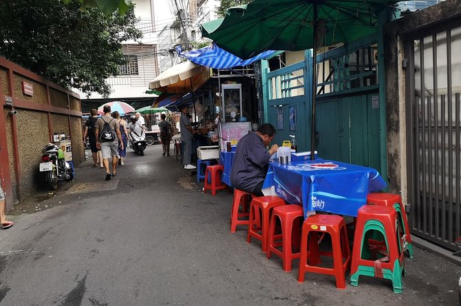 CHOB Bangkok Walking Tour (Talking + Walking + Eating) - A street-level introduction to Bangkok