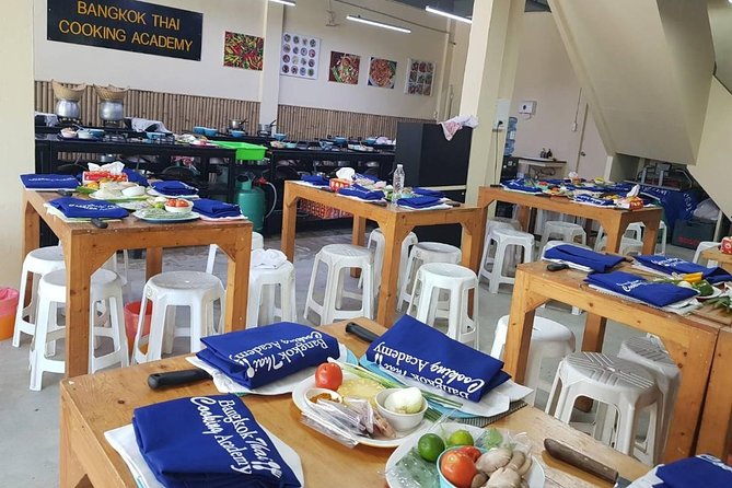 Choose 5 Dishes: Half-Day Cooking Class in Sukhumvit with Market Tour - How advanced is the cooking lesson?