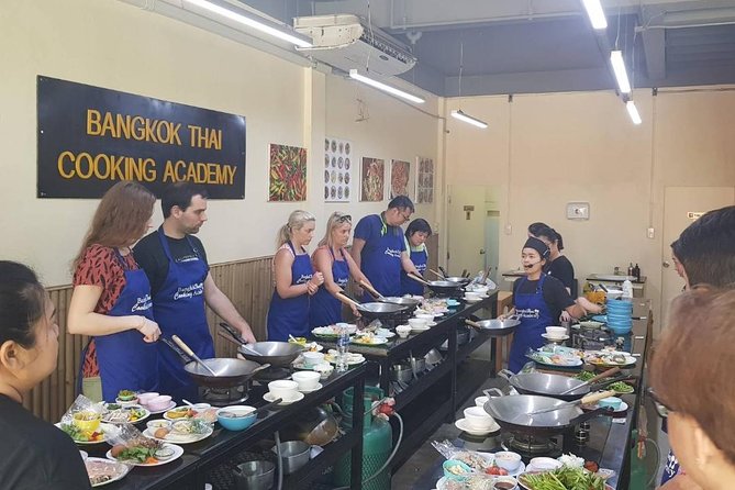Choose 5 Dishes: Half-Day Cooking Class in Sukhumvit with Market Tour - Choosing your five-dish Thai meal