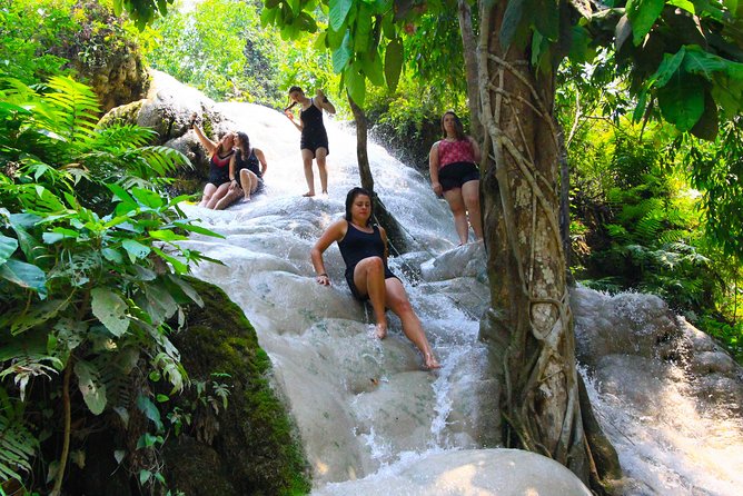 Climb Sticky Waterfall Like a Spiderman - What the climb feels like