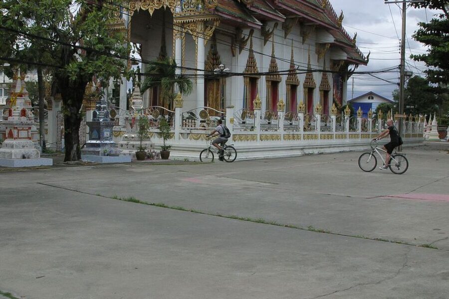 Colors Of Bangkok: 4-Hour Small Group Bike Tour - Market paths, ponds, and everyday community life