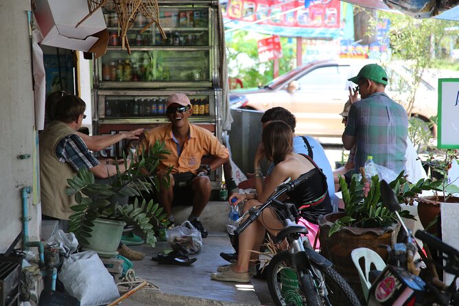 Colors of Damnoen Saduak from Bangkok - Amphawa, food stalls, and the weekend question
