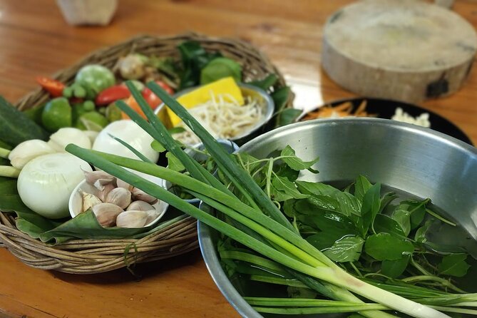 Cooking class in organic garden and local market tour ThaiCottage - What the hands-on cooking is really like