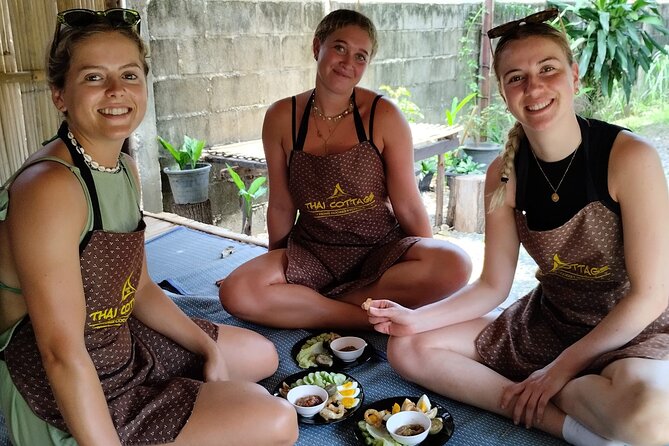 Cooking class in organic garden and local market tour ThaiCottage - Who should book this Chiang Mai class