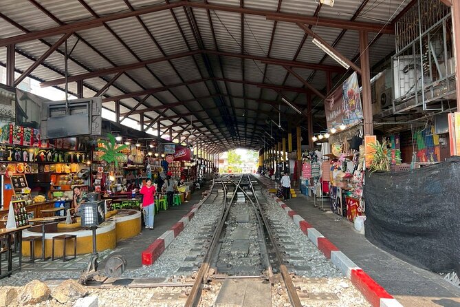 Damnoen Saduak and Maeklong Railway Market Tour with Private Car - Paddle boats on Damnoen Saduak’s canals