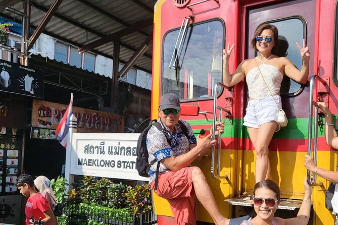 Damnoen Saduak Floating Market and Maeklong Railway Market Tour - Who should book this Bangkok day trip