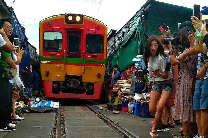 Damnoen Saduak Floating Market & Maeklong Train Market Tour - Who should book this Bangkok day trip