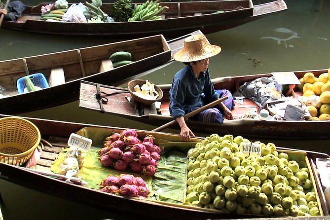 Damnoen Saduak Floating Market & Paddle Boat Adventure - Shopping, food, and the pace of the market
