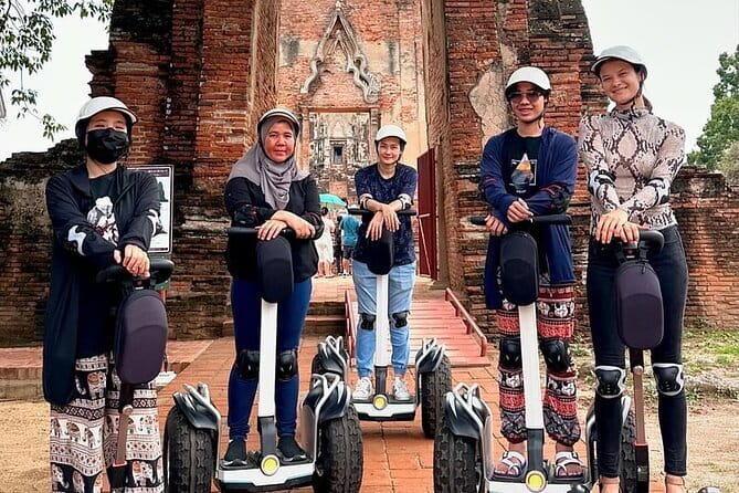 Damnoen Saduak Floating Market & Railway Market Tour from Bangkok - Guide support, group size, and what is included