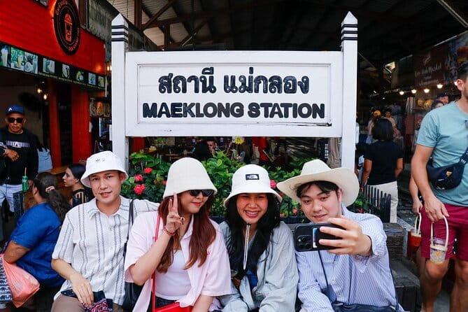Day Trip to Bangkok Floating Market & Maeklong Railway - Why the railway market is worth the drive