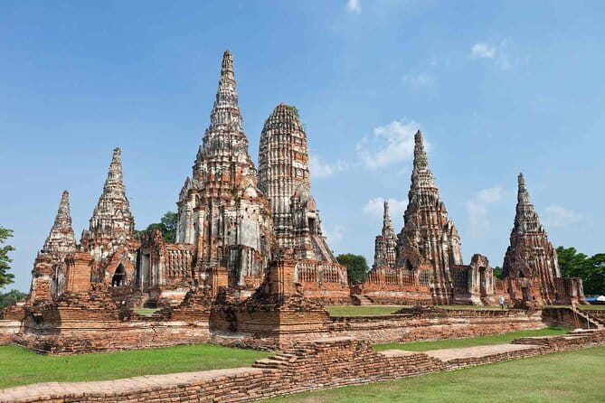 Day Trip to Bangkok Floating Market & Maeklong Railway - How the guiding affects the experience