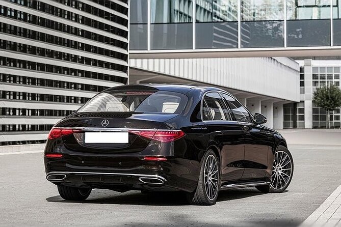 Departure by Private Sedan from Bangkok to Bangkok Airport BKK - The extra charge for night departures