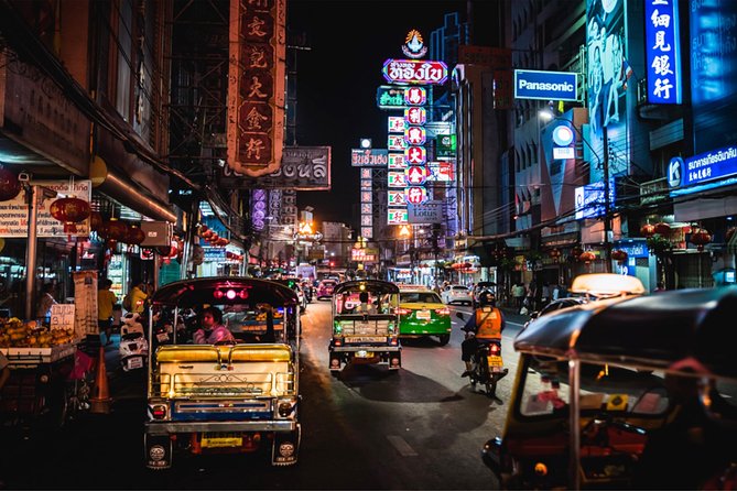 Discover Bangkok at Night 5-Hour Bike Tour with dinner - Wat Pho without the reclining Buddha