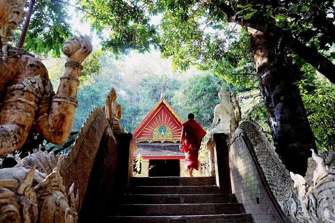 Doi Suthep and Wat Pha Lat Sunrise Private Tour – Half Day - Clothing, walking, and practical comfort