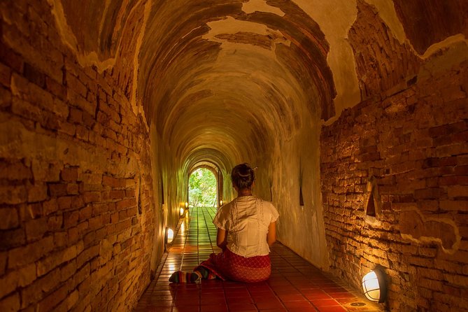 Doi Suthep and Wat Pha Lat Sunrise Tour (Small Group Only) - Wat Umong and its 700-year-old tunnels