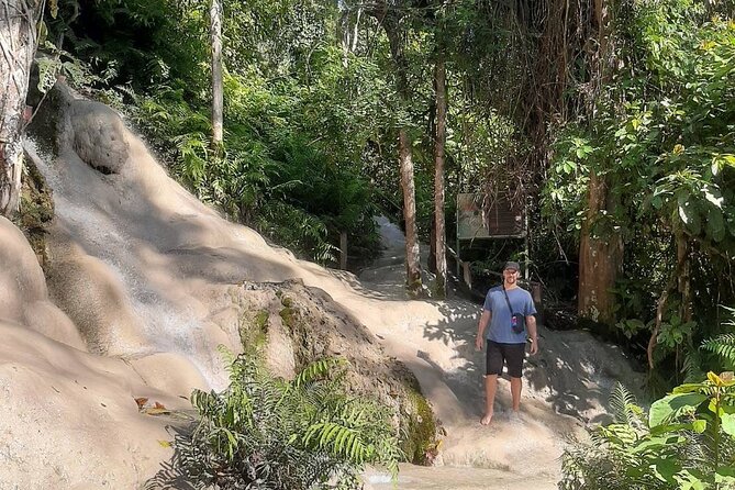 Doi Suthep Temple, Pha Lat Temple, Sticky Waterfall, Orchid farm - How the driving affects the day