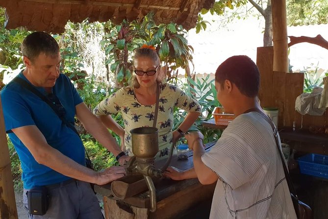 Doi Suthep Tour: Trekking at Doi Inthanon National Park with Lunch - Heading south to Doi Inthanon National Park