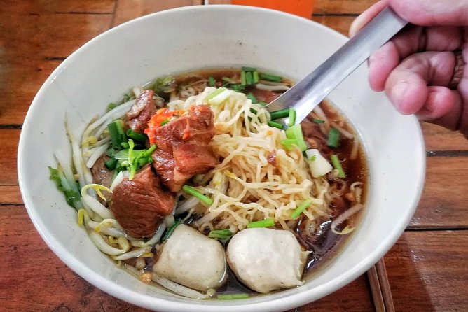 Eat Like a Local Food Tour in Hua Hin - Dietary limits need careful attention