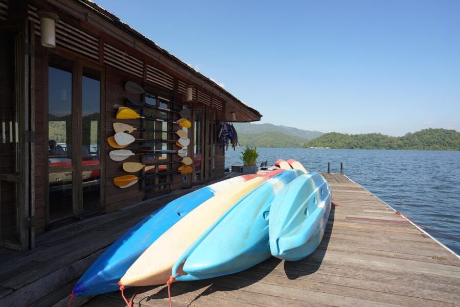Elephant Habitat Park Feeding Entry & Rafting Van Transfer - Comfort, clothing, and what to pack