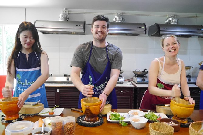 Evening Cooking Class - Cooking four Thai dishes with an instructor