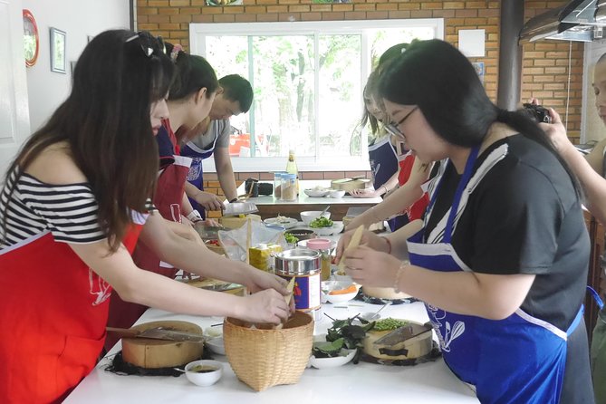 Evening Cooking Class - Group size, pace, and the social feel