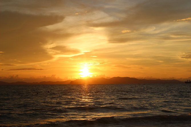Exclusive Small Group Phi Phi Islands Sunrise or Day Trip - What this Phi Phi day trip is really like