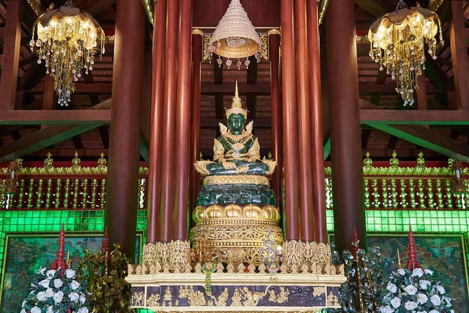 Exclusive Tour – Grand Palace, Emerald Buddha & Reclining Buddha - What the private guide adds