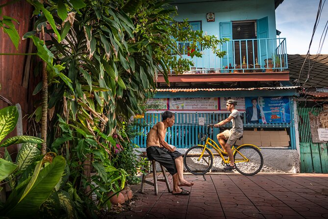 Experience Real Bangkok by Bike - Starting among the markets of Chinatown