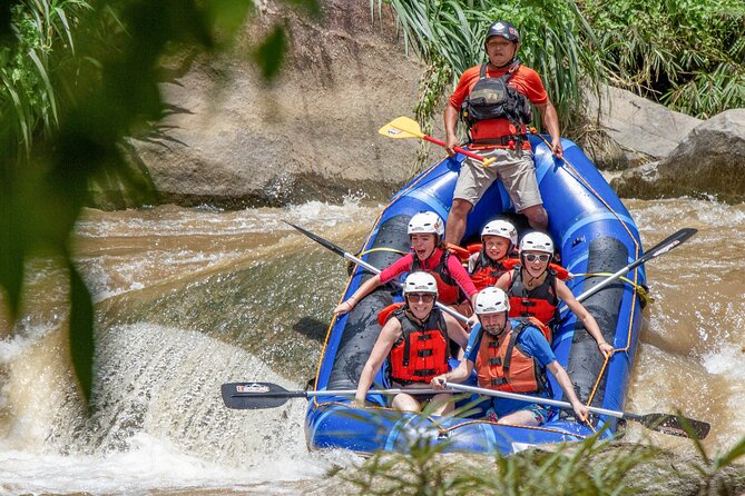 Family Rafting Adventure - How the gradual rapids shape the day
